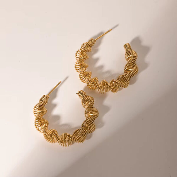 Chic Spirals Hoop Earrings